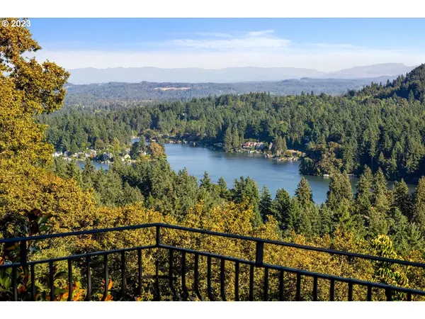 1776 Ridgecrest Dr, Lake Oswego, OR 97034