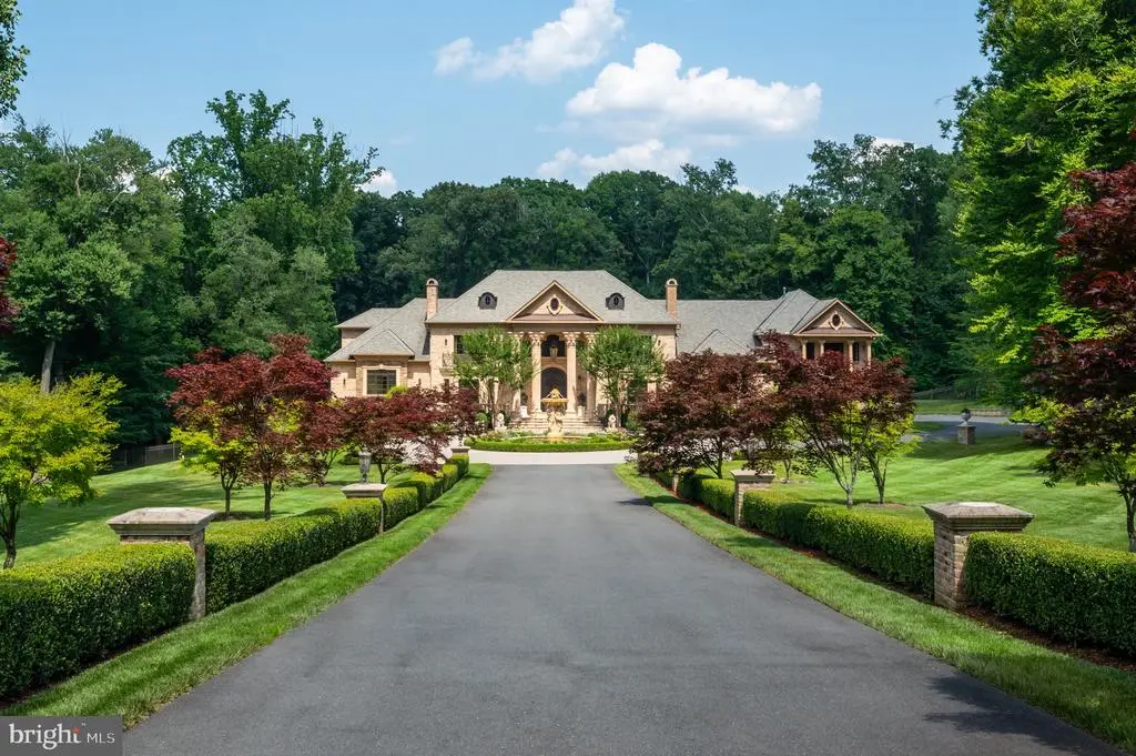 633 River Bend Rd, Great Falls, VA 22066