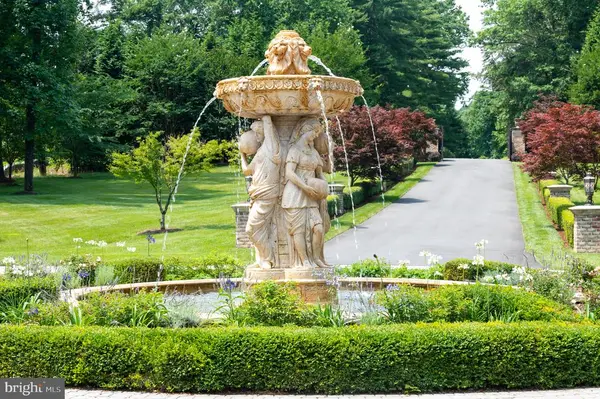 633 River Bend Rd, Great Falls, VA 22066