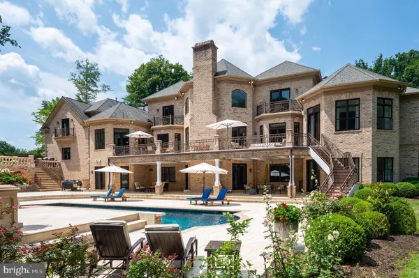 633 River Bend Rd, Great Falls, VA 22066