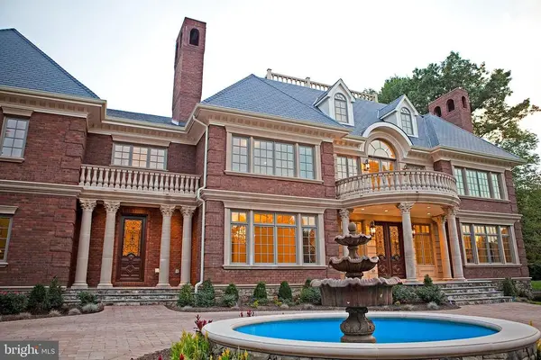 35B Elsiragy Court, Mclean, VA 22102