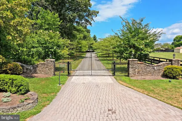 21281 Belle Grey Ln, Upperville, VA 20184