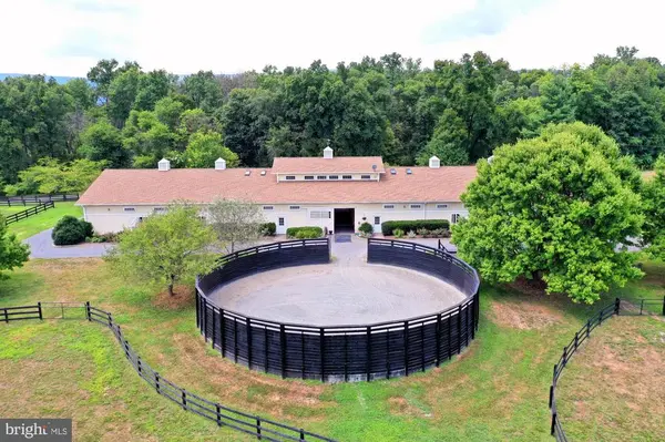 21281 Belle Grey Ln, Upperville, VA 20184