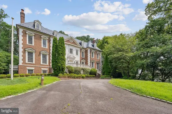 1015 Basil Rd, Mclean, VA 22101