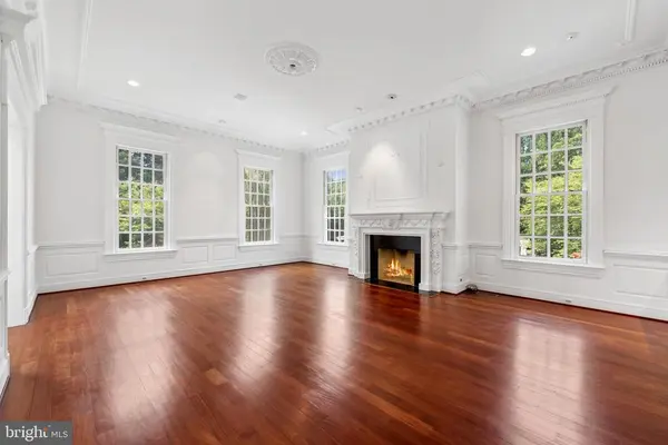 1015 Basil Rd, Mclean, VA 22101