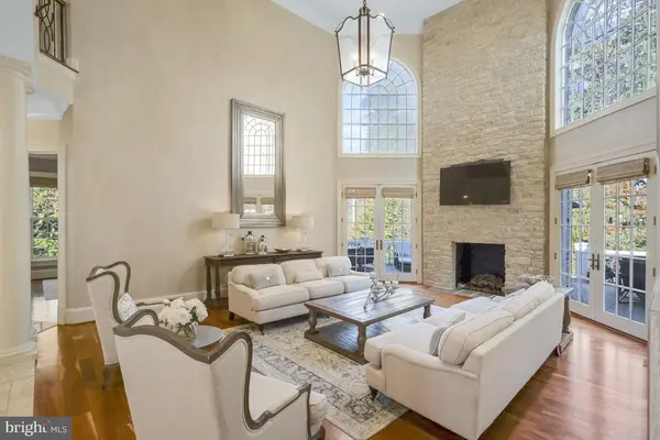 1034 Founders Ridge Ln, Mclean, VA 22102