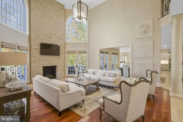 1034 Founders Ridge Ln, Mclean, VA 22102