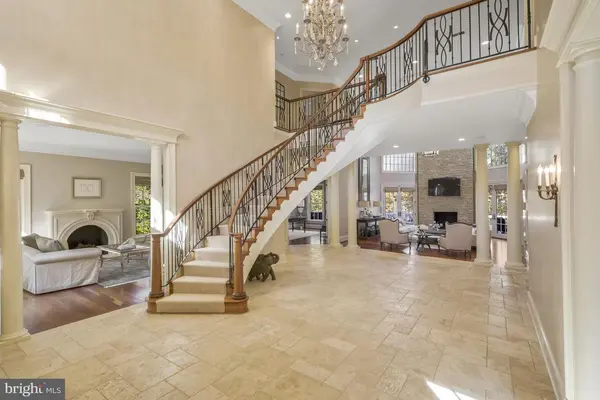 1034 Founders Ridge Ln, Mclean, VA 22102