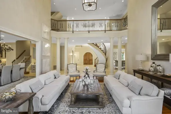 1034 Founders Ridge Ln, Mclean, VA 22102