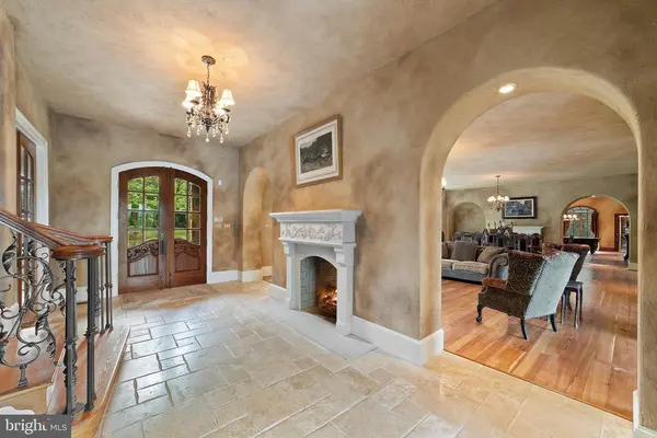 38793 Chelten Ln, Middleburg, VA 20117
