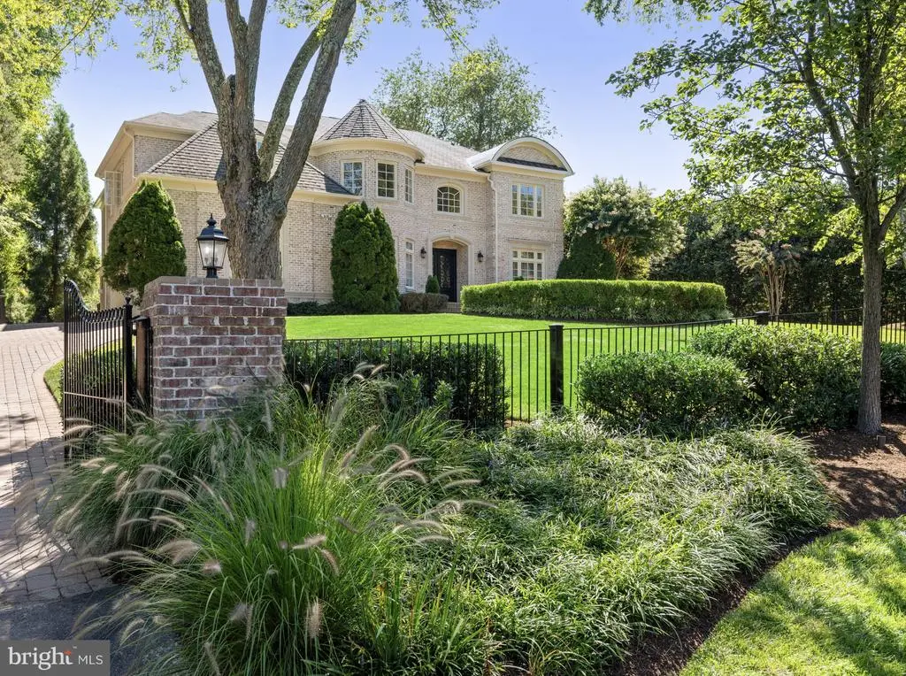 6705 Sorrel St, Mclean, VA 22101