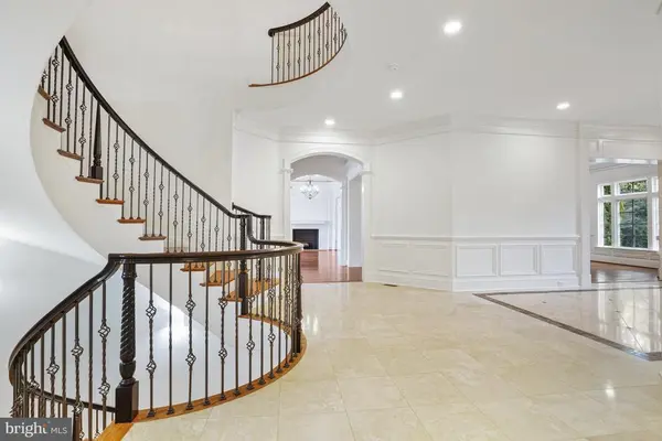 6705 Sorrel St, Mclean, VA 22101