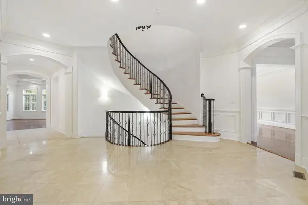 6705 Sorrel St, Mclean, VA 22101