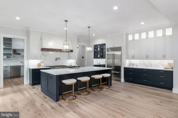 8230 Weller Ave, Mclean, VA 22102