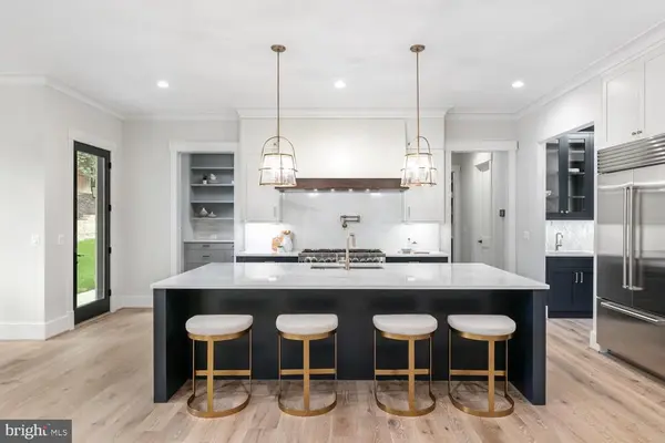 8230 Weller Ave, Mclean, VA 22102