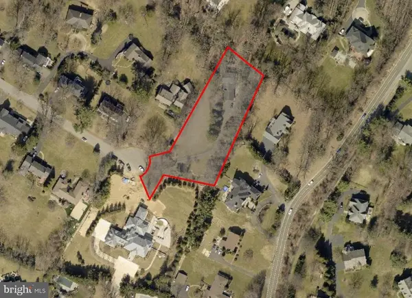 8230 Weller Ave, Mclean, VA 22102