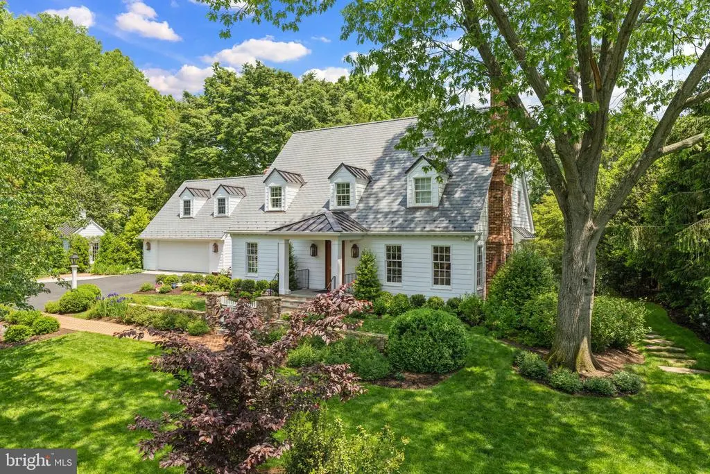 903 Countryside Ct, Mclean, VA 22101