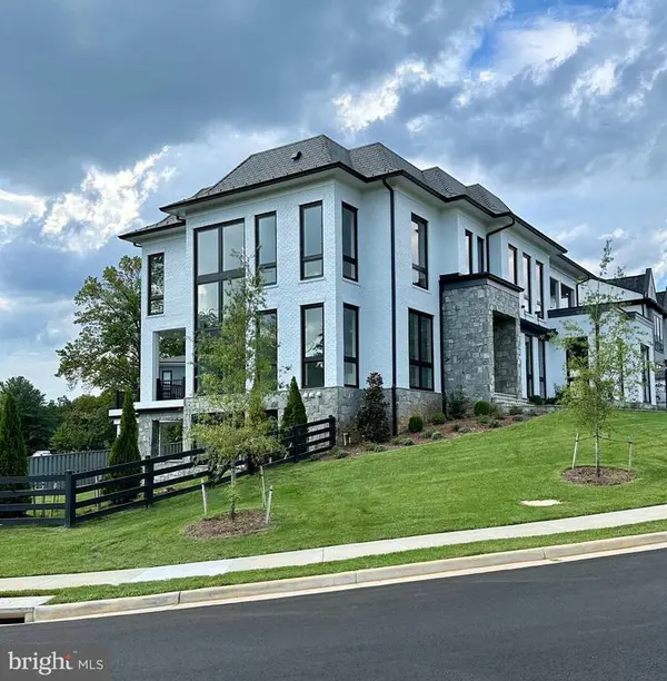 Halls Farm Ln, Mclean, VA 22101