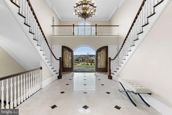 22662 Creighton Farms Dr, Leesburg, VA 20175