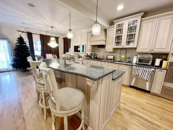 95 Highwood Ave, Englewood, NJ 07631