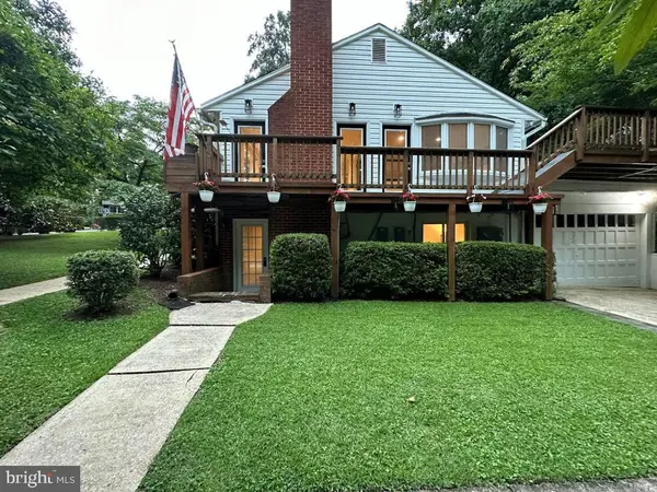 5881 9th Rd N, Arlington, VA 22205