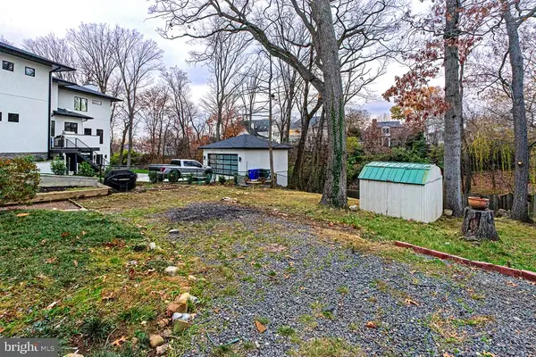 2616 S Joyce St, Arlington, VA 22202