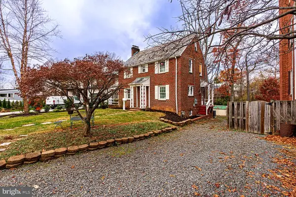 2616 S Joyce St, Arlington, VA 22202