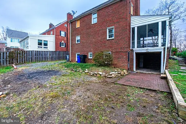 2616 S Joyce St, Arlington, VA 22202