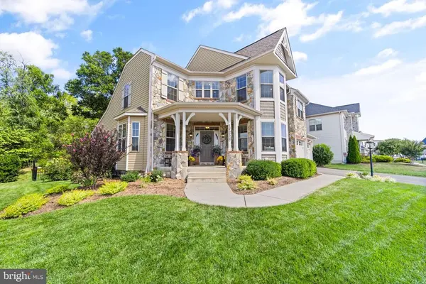 17256 Creekside Green Pl, Round Hill, VA 20141