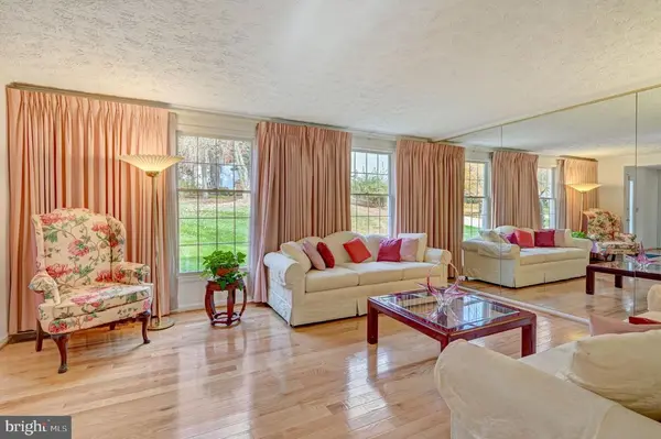 1401 Concord Point Ln, Reston, VA 20194