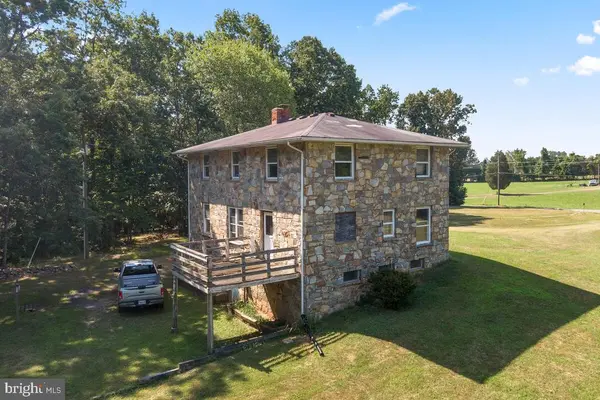 8929 Burwell Rd, Nokesville, VA 20181