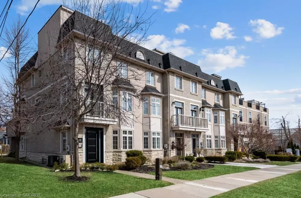 Oakville, ON L6L 3J1,133 Nelson St