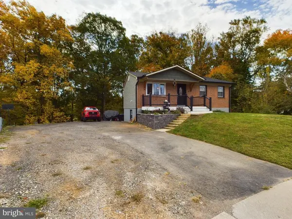 4801 Kempair Dr, Woodbridge, VA 22193