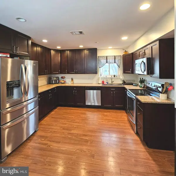5638 Roundtree Dr, Woodbridge, VA 22193