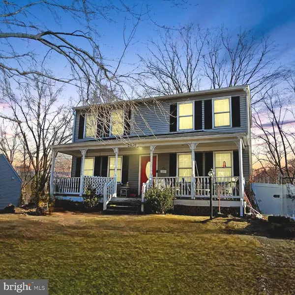 5638 Roundtree Dr, Woodbridge, VA 22193