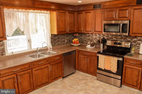 14328 Birchdale Ave, Woodbridge, VA 22193