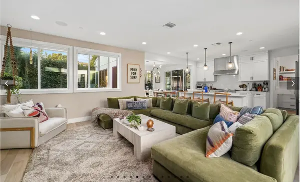 11907 Pacific Ave, Los Angeles, CA 90066