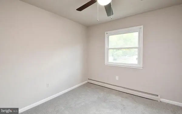 13408 Kingsman Rd, Woodbridge, VA 22193