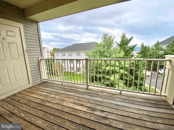 11338 Westbrook Mill Lane # 303, Fairfax, VA 22030