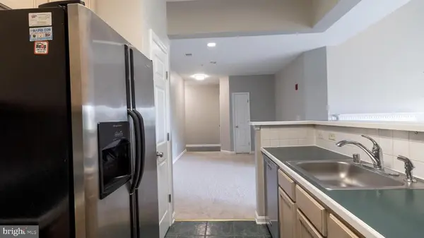 11338 Westbrook Mill Lane # 303, Fairfax, VA 22030