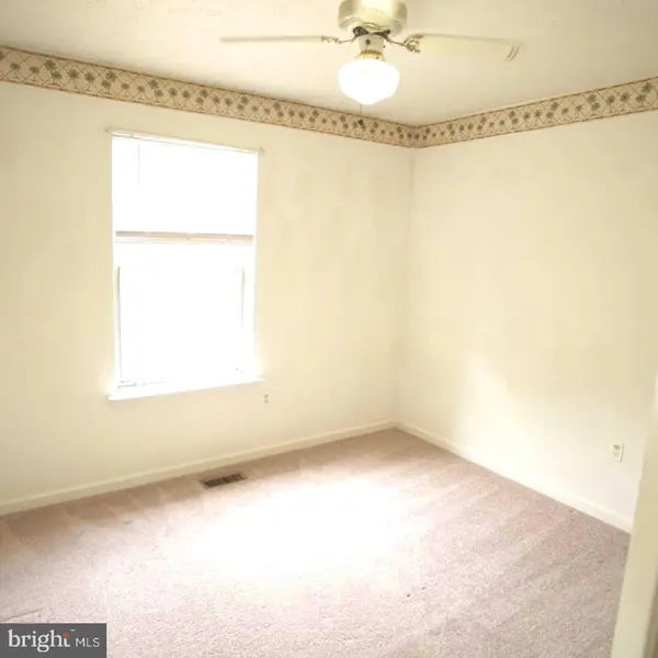 18245 Linton Ct, Dumfries, VA 22026