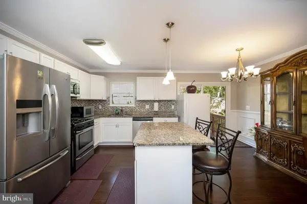 5584 Reardon Ln, Woodbridge, VA 22193
