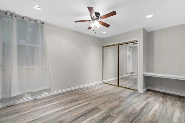 18620 Hatteras St #106, Tarzana, CA 91356