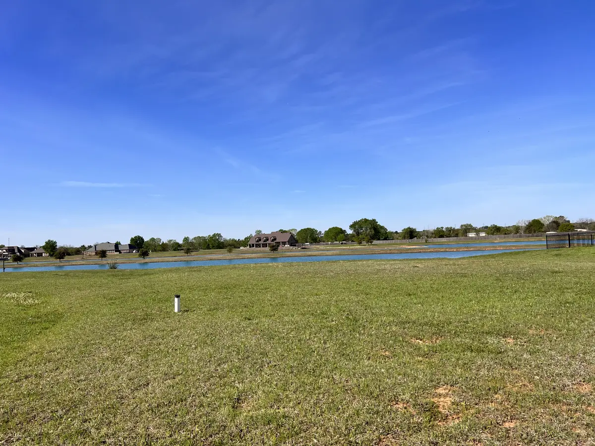 4012 Upper Circle Ct, Granbury, TX