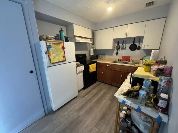 Fort Myers, FL 33901,2400 Franklin St