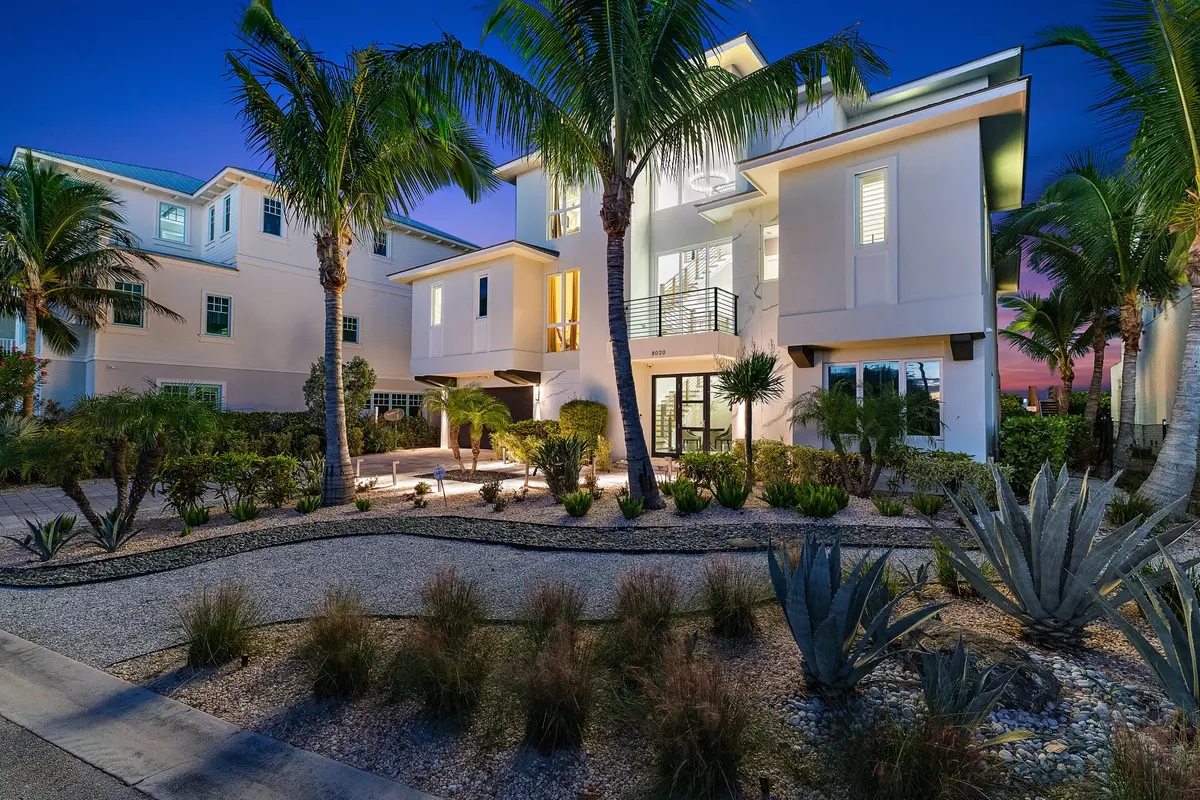 8020 S Ocean Dr, Jensen Beach, FL 34957
