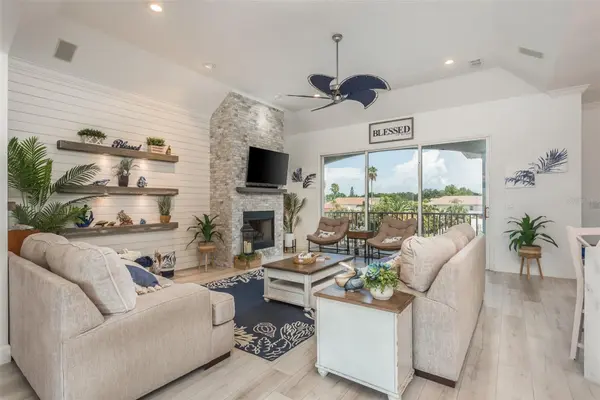 321 Manatee Ln, Tarpon Springs, FL 34689