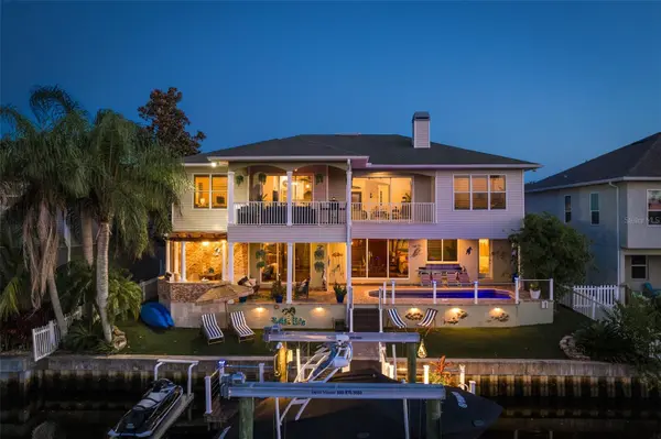321 Manatee Ln, Tarpon Springs, FL 34689