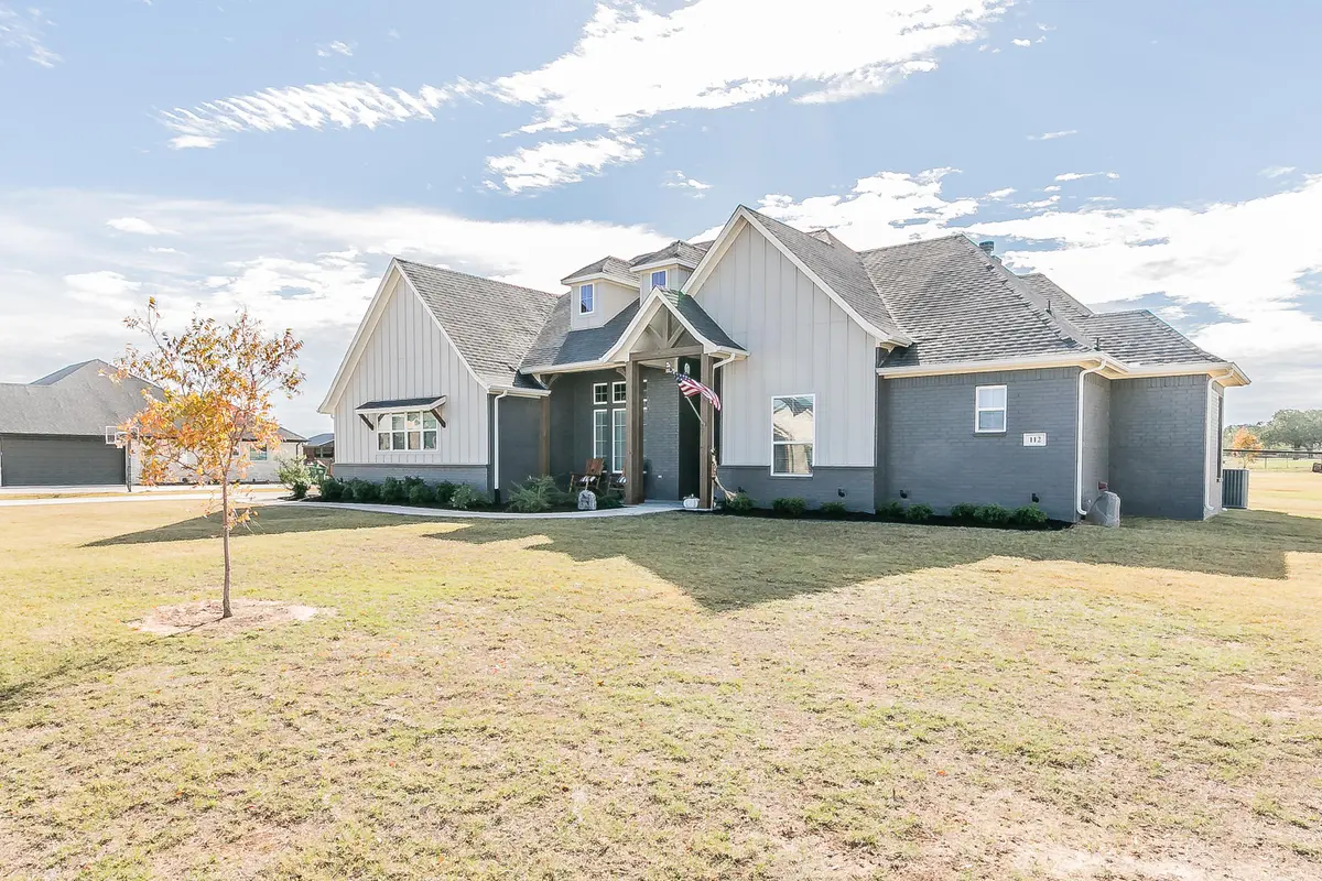112 Friendship Way, Boyd, TX 76023