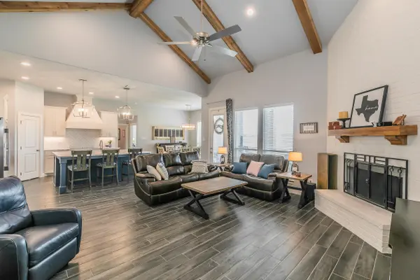 112 Friendship Way, Boyd, TX 76023